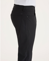 Side view of model wearing Beautiful Black Pantalon Go, fit slim avec Airweave.